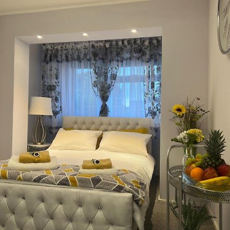 Apartment Luxe Free Wifi, Free Parking, Free Netflix Friern Barnet Екстер'єр фото