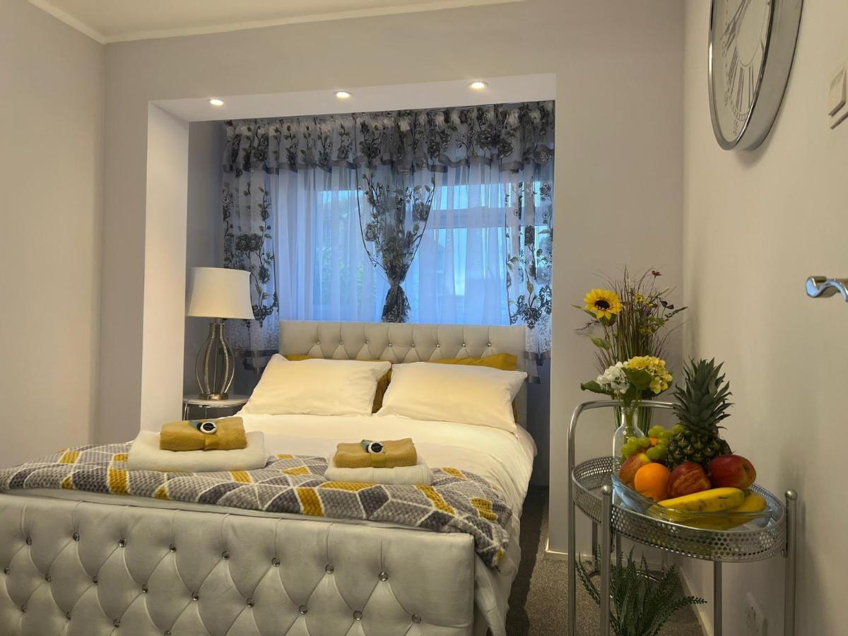 Apartment Luxe Free Wifi, Free Parking, Free Netflix Friern Barnet Екстер'єр фото